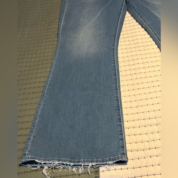 American Eagle boot cut jeans - Picture 3 of 14